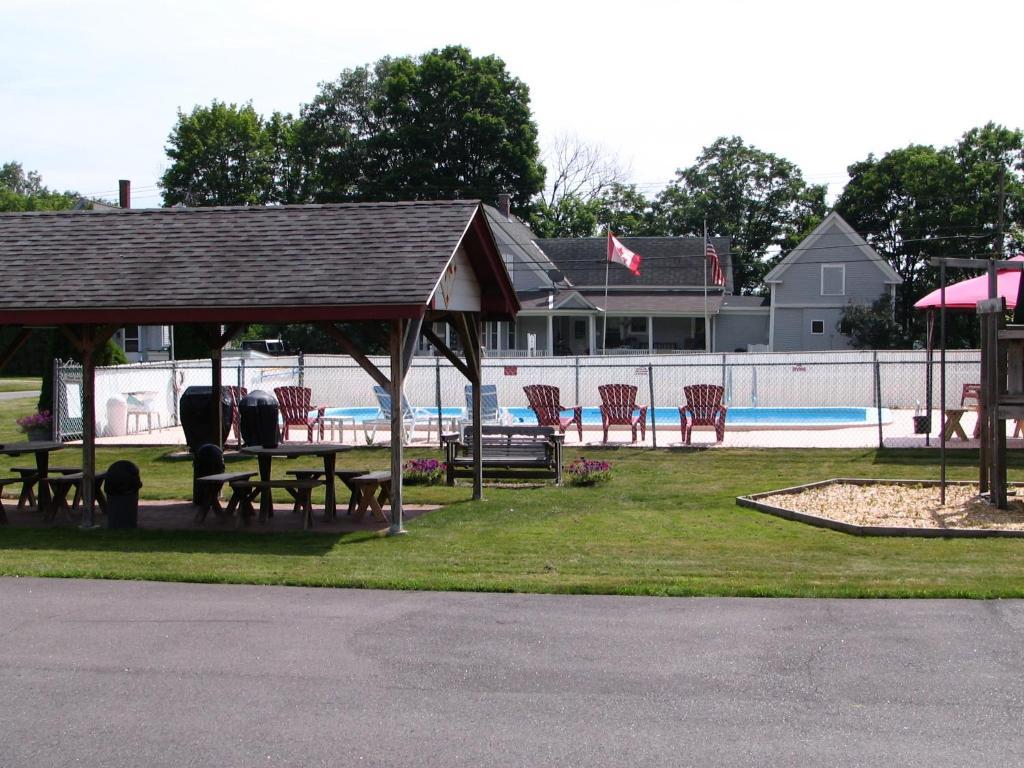 ליטלטון Maple Leaf Motel מראה חיצוני תמונה